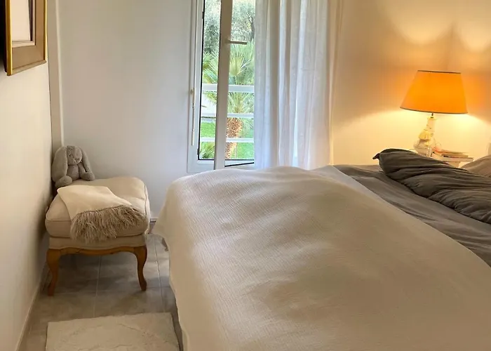 Au Centre De à Deux Pas Du Festival